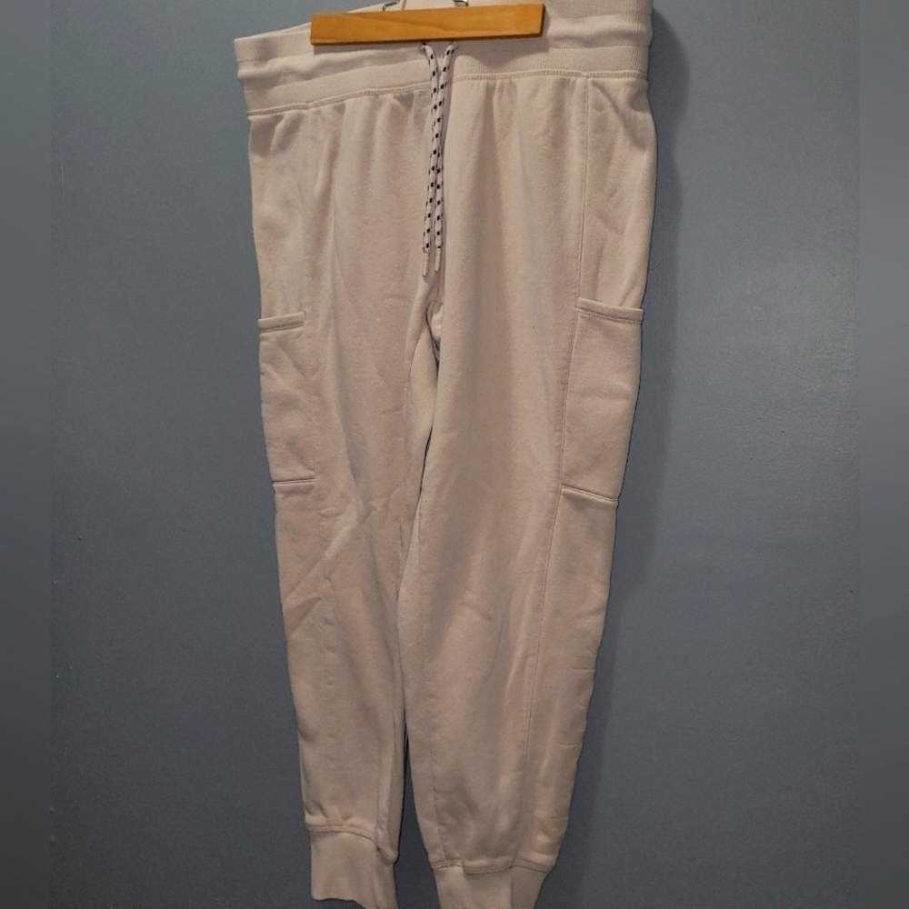 Reebok Cream Colored Jogger Size M